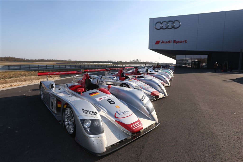 13 Le Mans vindere på række ved Audis anlæg ved Neuburg
(Foto: Audi)